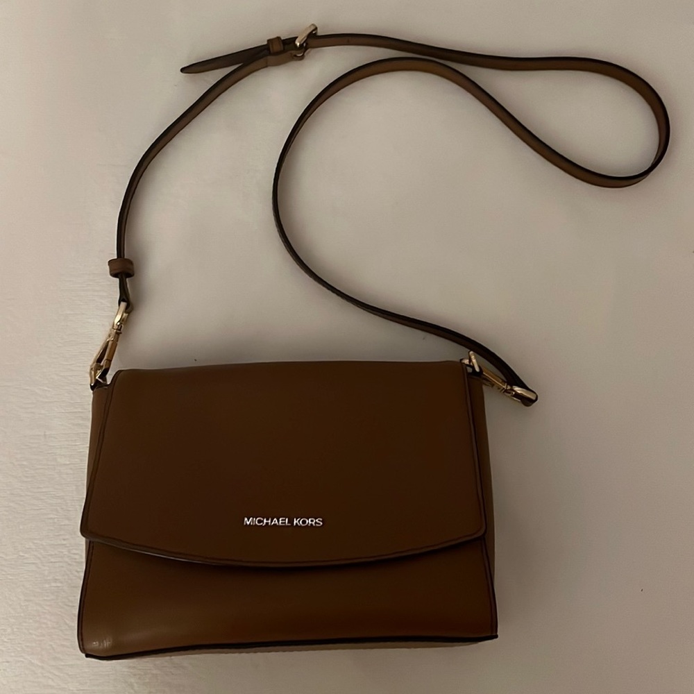 Cross-body brown authentic Micheal Kors handbag.